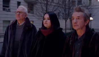 Селена Гомес, Мартин Шорт и Стив Мартин находят секретный тоннель в трейлере «Убийств в одном здании»